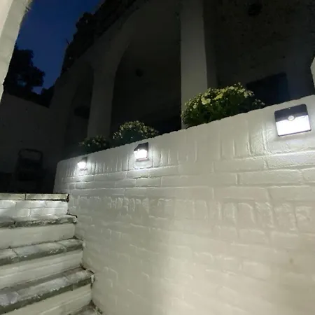 Alexander With Private Indoor Parking 3*